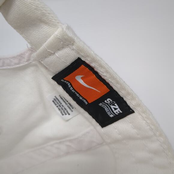 D Football Slideback Hat White One Size Embroidered Nike Heritage86 - Picture 9 of 10